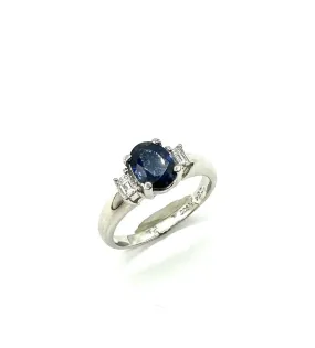 1.03 CT Oval Sapphire W/ 22 Ptw Diamond