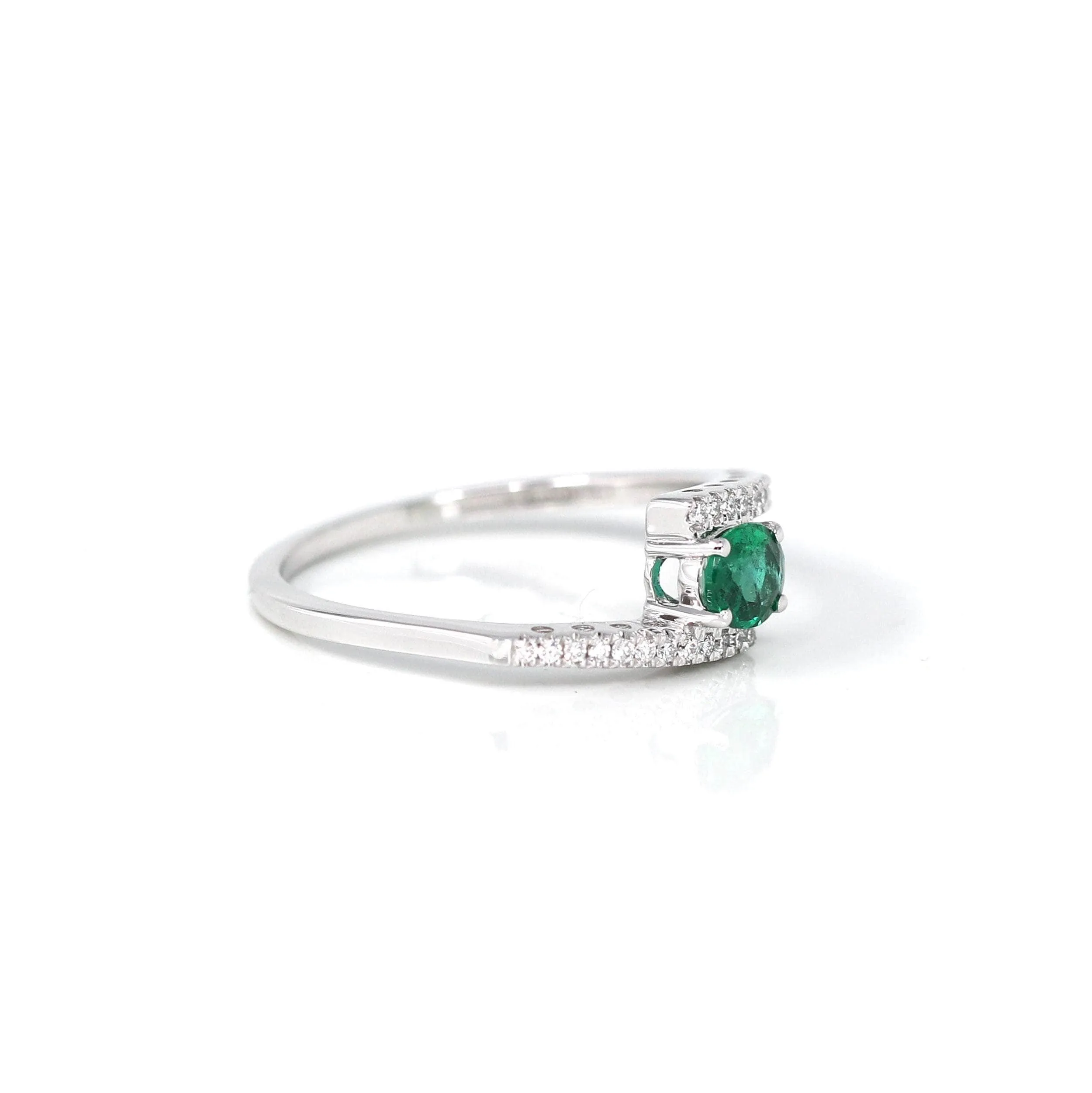 18k White Gold Natural Emerald Ring With Diamond