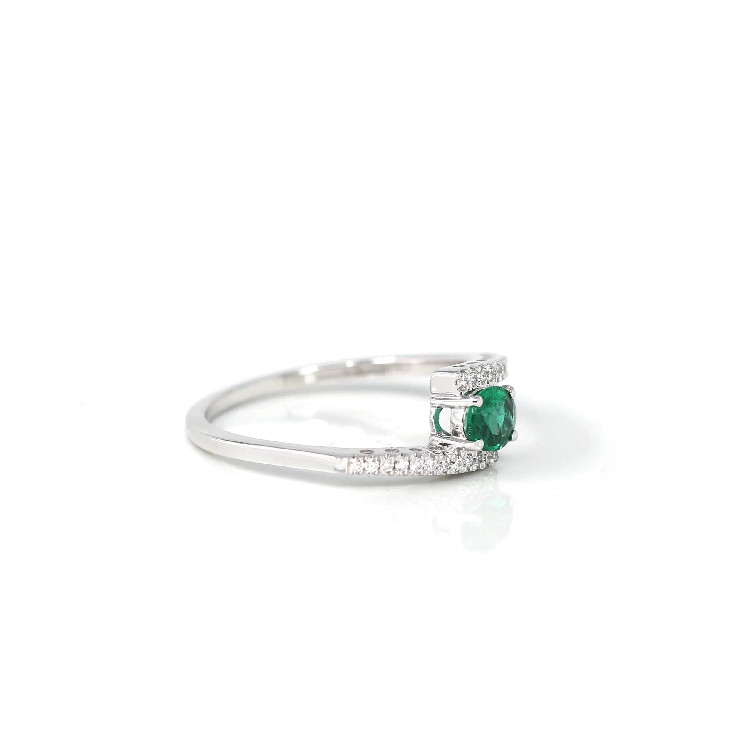 18k White Gold Natural Emerald Ring With Diamond