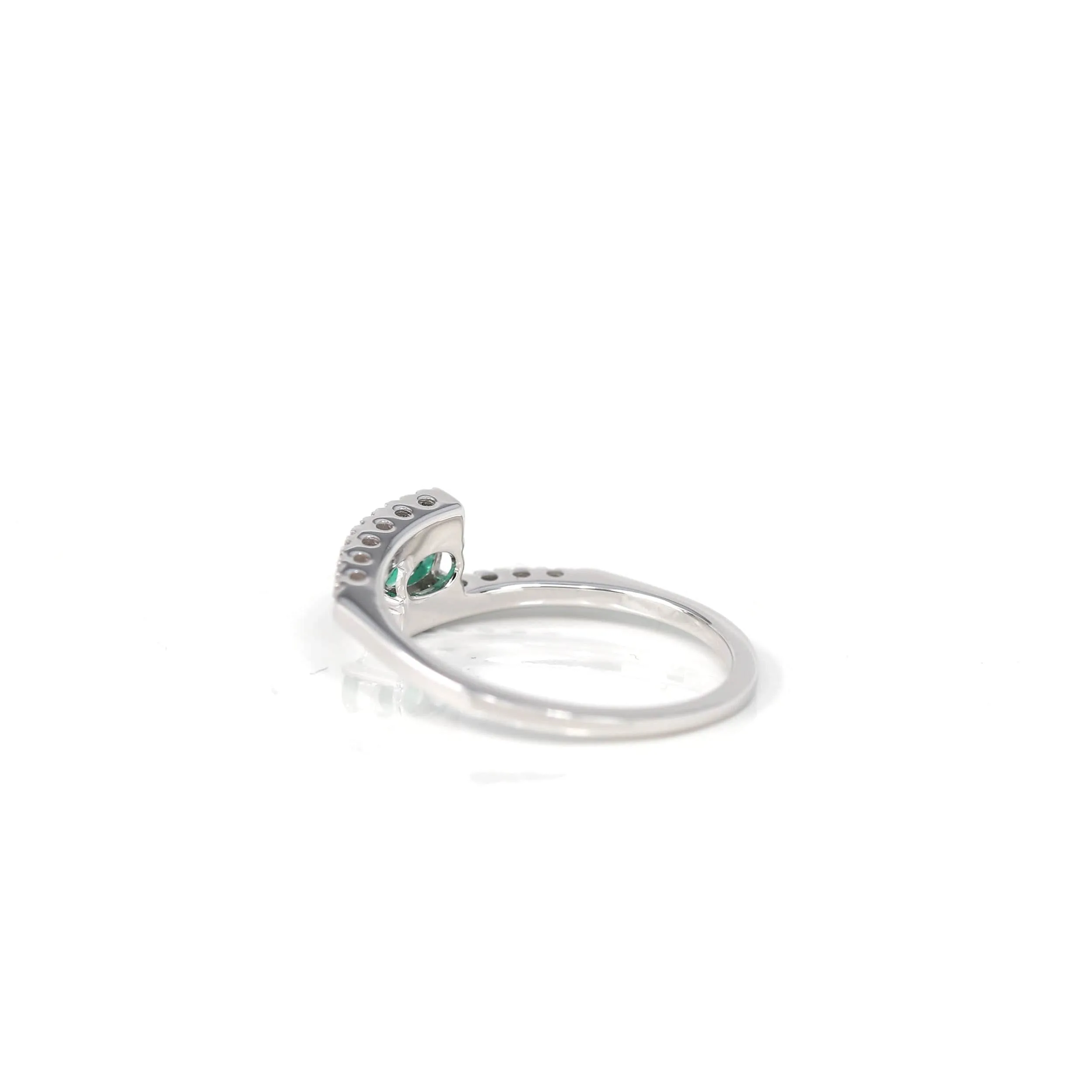 18k White Gold Natural Emerald Ring With Diamond