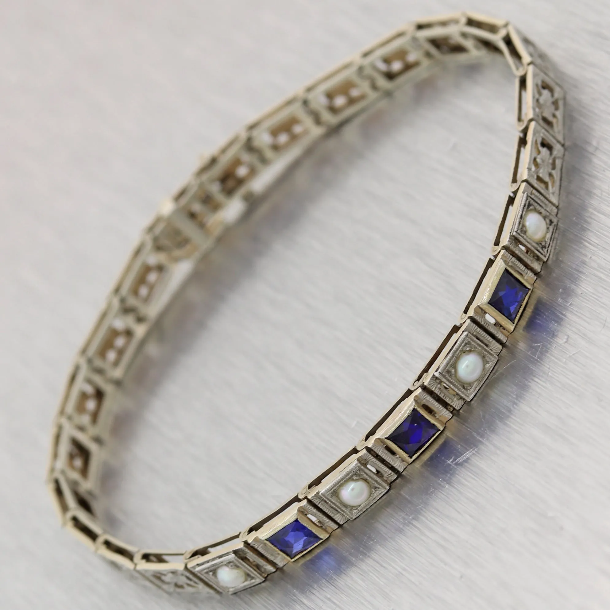 1930's Antique Art Deco 0.60ctw Sapphire & Pearl Filigree Bracelet