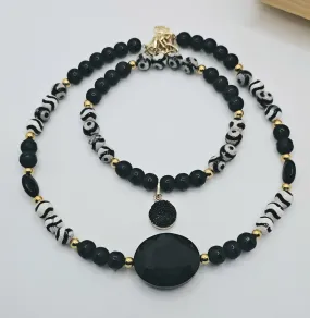 Bulls Eye Agate and Onyx Choker Necklace Set