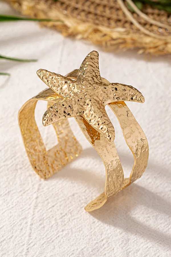 Elegant Alloy Starfish Open Bracelet