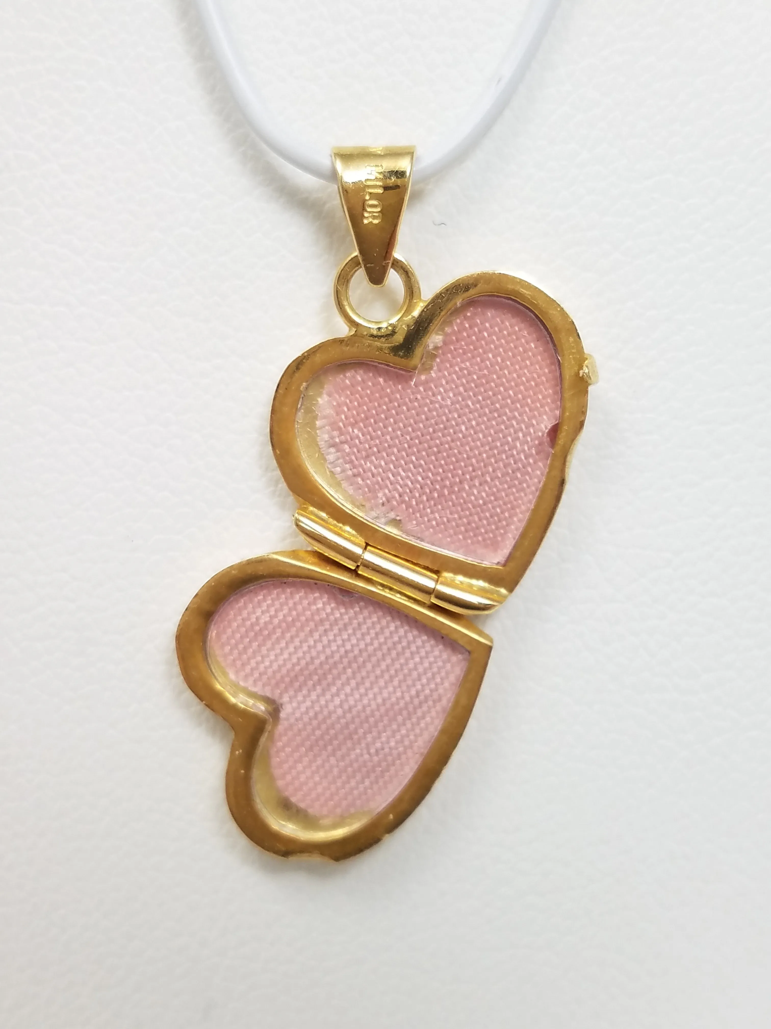 Enchanting 18k Yellow Gold Heart Locket Pendant