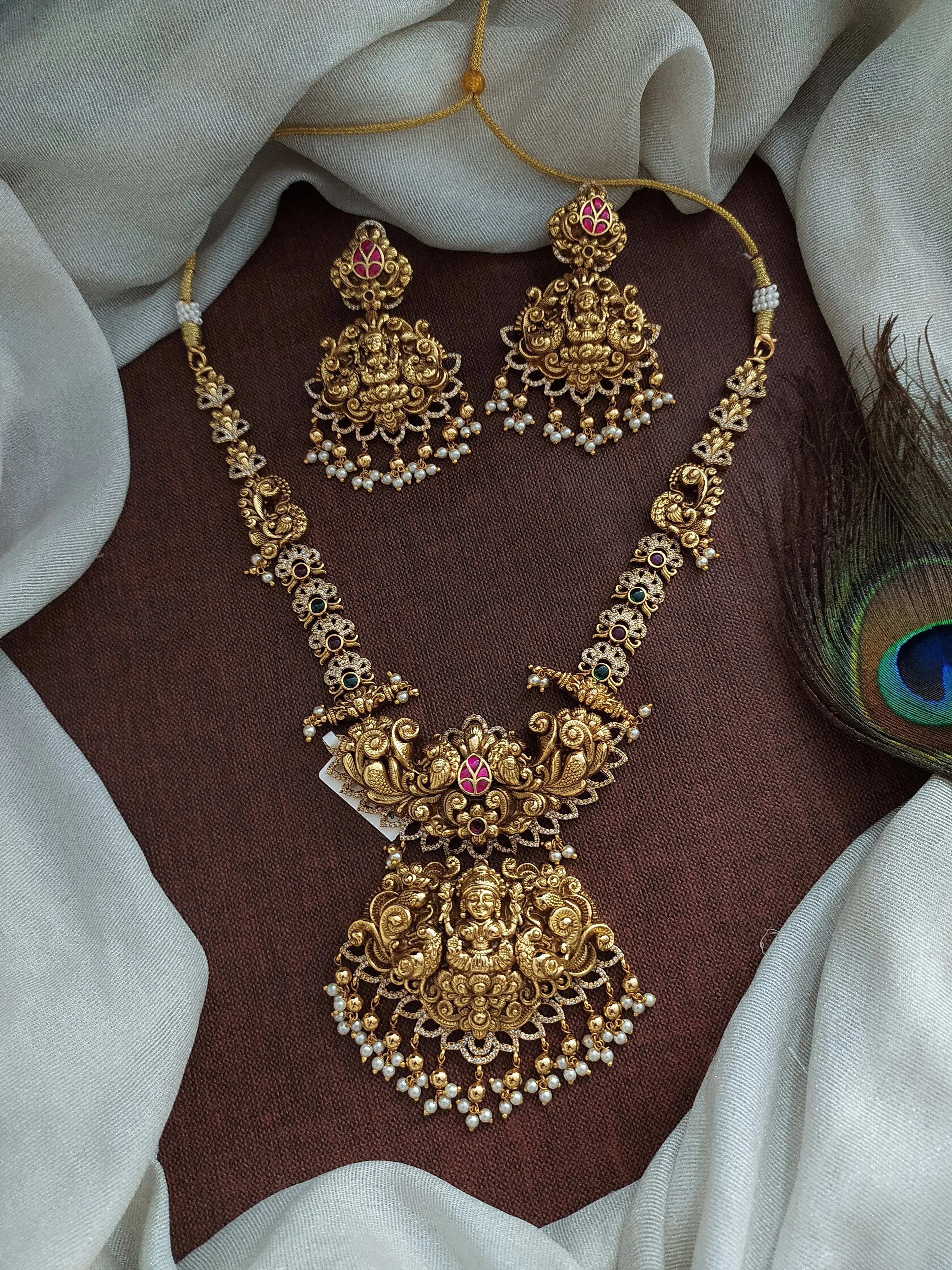 Enchanting Antiquity: The Antique Nagas Kemp Stone Necklace Set