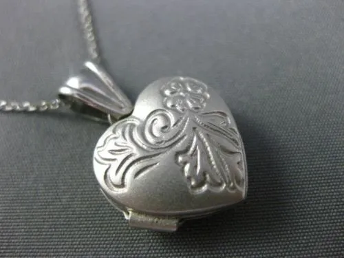 ESTATE 14KT WHITE GOLD HAND ETCHED FLOWER HEART LOCKET FLOATING PENDANT #25183