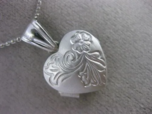 ESTATE 14KT WHITE GOLD HAND ETCHED FLOWER HEART LOCKET FLOATING PENDANT #25183