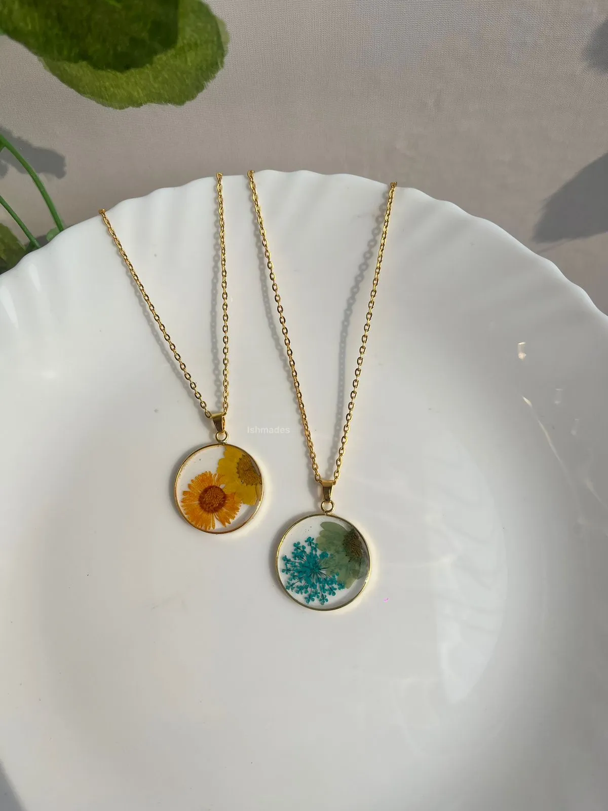 Ishmades Field of sunflowers locket