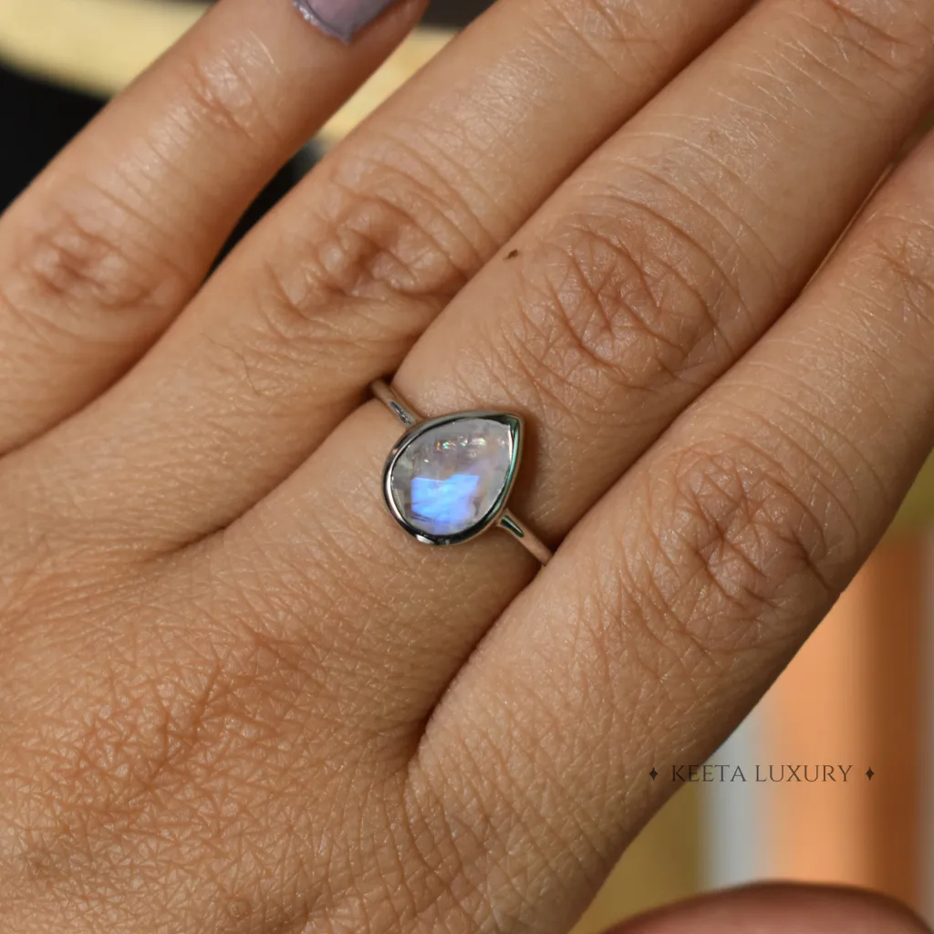 Moon Drop - Moonstone Ring