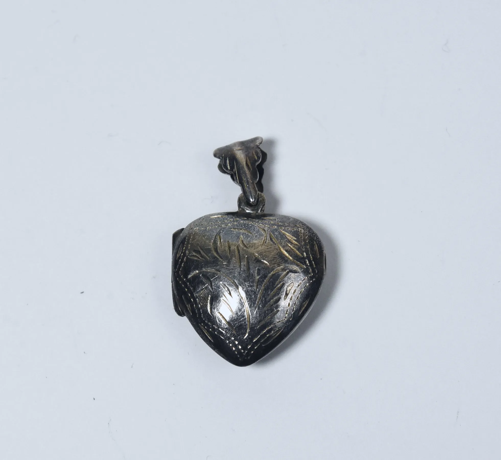 Vintage Engraved Design Sterling Silver Heart Locket Pendant