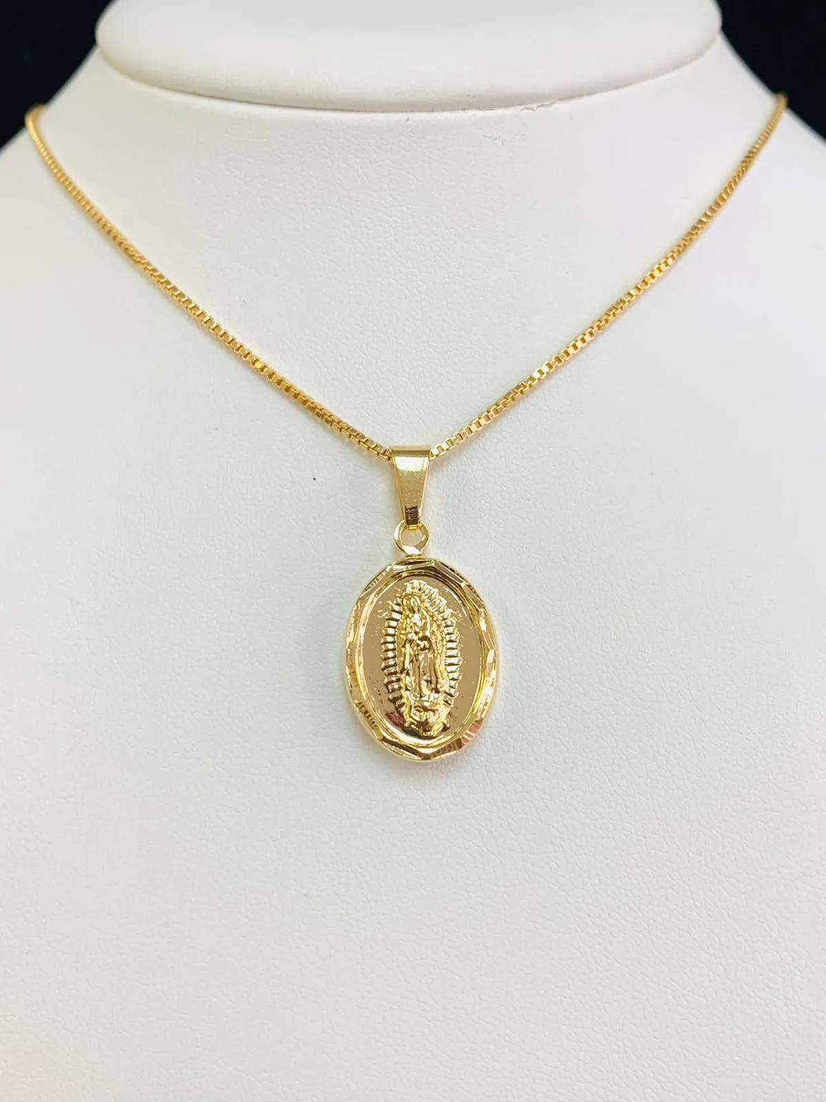 Virgen de Guadalupe Necklace in Gold Filled All Yellow Guadalupe Pendant 20x13mm / Dije de Guadalupe con Cadena Box Link para Mujer y Niños